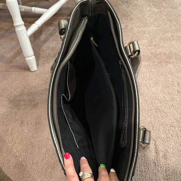 Mia K. Farrow Large Pewter Tote with Matching Wallet/Wristlet - Picture 6 of 7